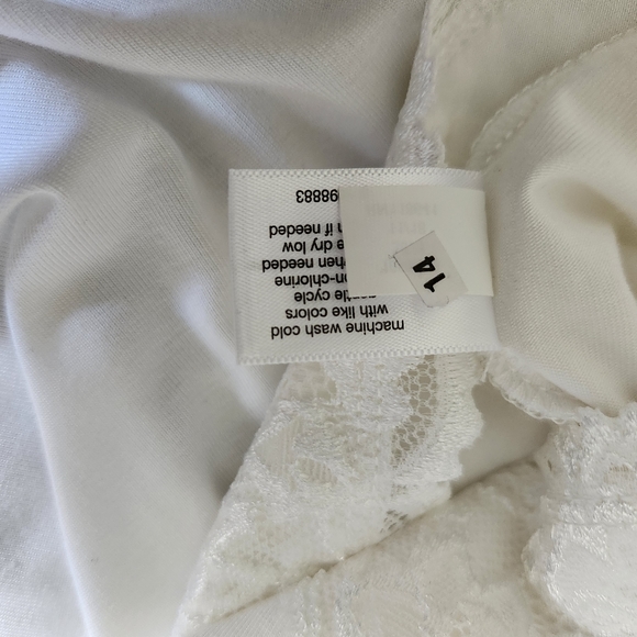 SOLD Womens tank cami's - Picture 6 of 7